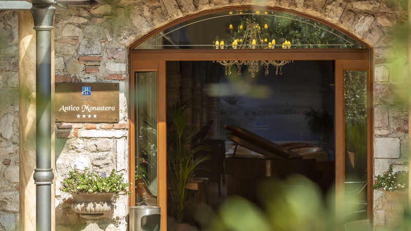  Entry - Hotel Antico Monastero a  Toscolano-Maderno  